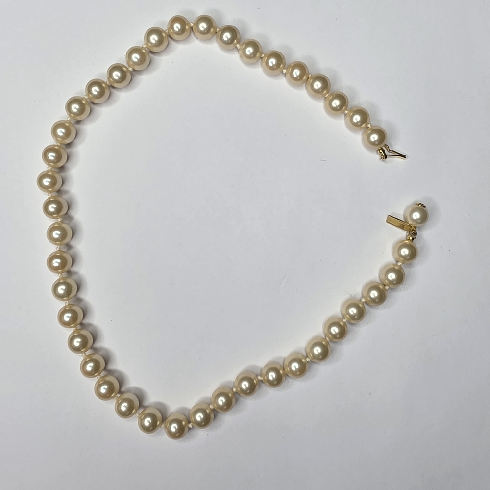 Vintage Marvella Hand Knotted Lustrous Faux Pearl Costume Necklace Choker15"